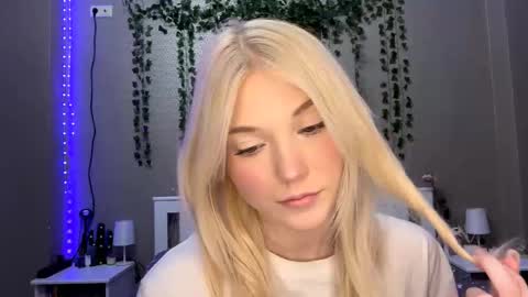 Snapshot of marvawillinghurst chatting on January 2026 05:04:01 PM Lisa online show from January 2026 05:04:01 PM