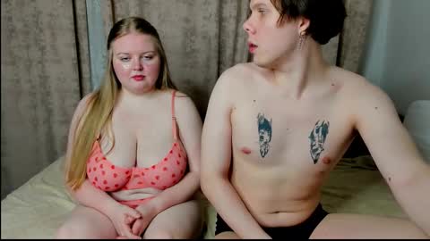 Mary and Mikki online show from February 2026 10:10:02 PM