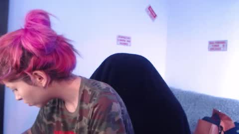                      100   online show from November 2025 09:36:01 PM