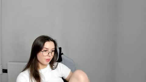 Snapshot of mary_wave_ chatting on May 2026 11:26:02 AM Alice online show from May 2026 11:26:02 AM