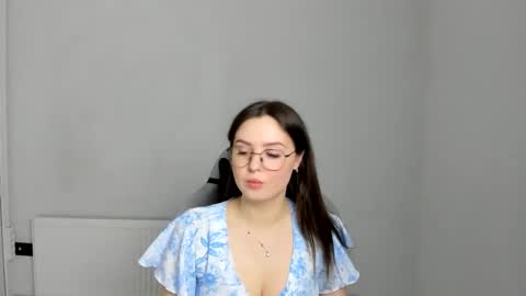 Snapshot of mary_wave_ chatting on May 2026 06:31:02 AM Alice online show from May 2026 06:31:02 AM