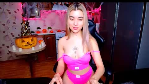 maryam online show from November 2025 12:56:01 AM