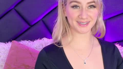 Snapshot of marydeniro chatting on March 2026 05:30:01 PM online show from March 2026 05:30:01 PM