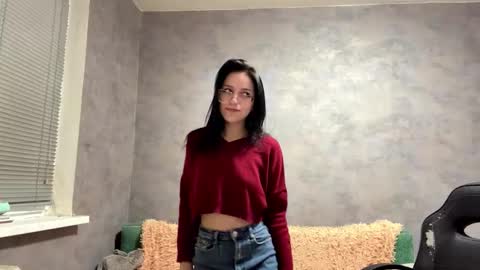 Stephie online show from December 2025 09:30:01 PM