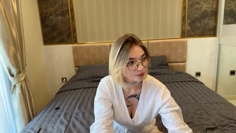 maryharriss online show from December 2025 01:33:02 AM