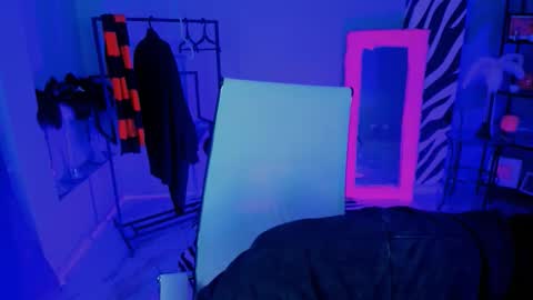 Mary online show from September 2025 09:31:02 PM