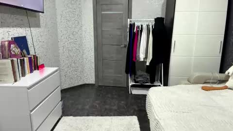 Lola online show from March 2026 03:03:02 PM