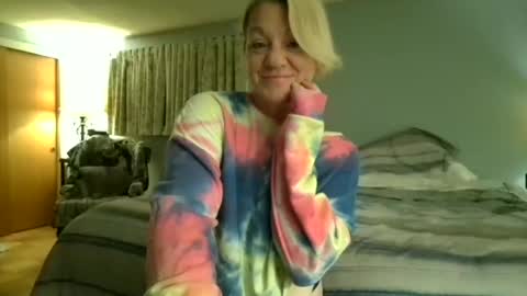 Snapshot of marylinmayhem chatting on June 2026 03:54:02 AM marylinmayhem online show from June 2026 03:54:02 AM
