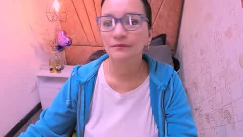 Marylin online show from October 2025 07:56:02 PM