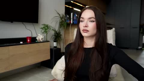 Marina online show from November 2025 11:36:02 AM