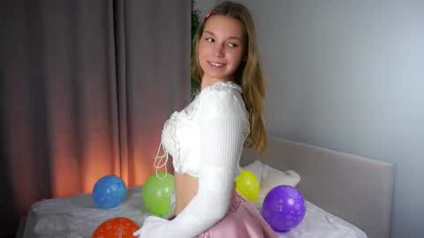 Sunny online show from March 2026 09:08:01 PM