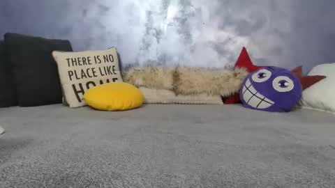 Nicolle online show from January 2025 12:05:01 PM