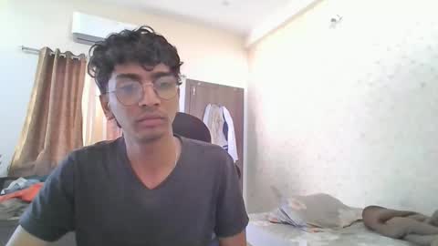 Mask Boy online show from December 2025 05:16:01 AM