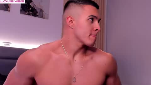 Mason Bennet online show from November 2025 11:16:01 PM