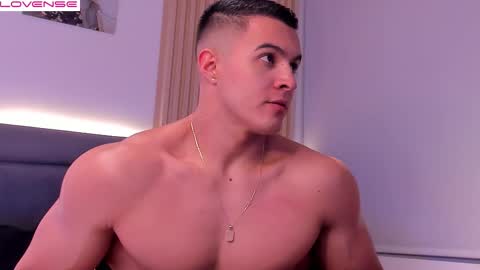 Mason Bennet online show from November 2025 11:07:02 PM