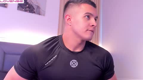 Mason Bennet online show from December 2025 07:55:01 PM