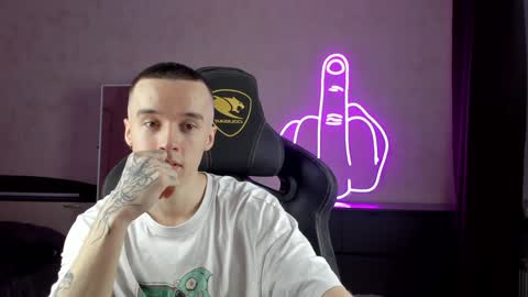 Snapshot of mason_warhol chatting on December 2024 03:47:02 PM Mason online show from December 2024 03:47:02 PM