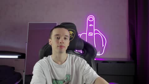 Snapshot of mason_warhol chatting on January 2025 05:43:02 PM Mason online show from January 2025 05:43:02 PM