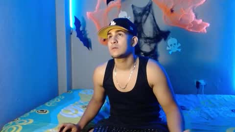 massimo_vidal online show from October 2025 05:19:02 PM