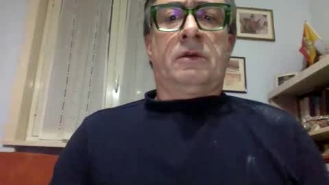 Snapshot of massimoxsempre chatting on December 2024 01:00:01 PM massimoxsempre online show from December 2024 01:00:01 PM