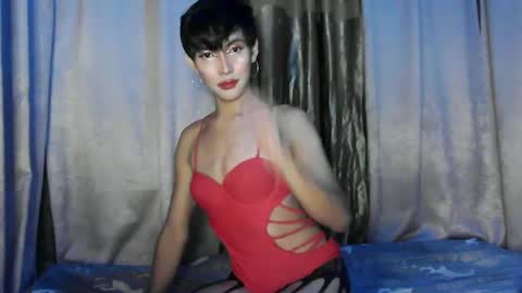 Snapshot of massive_cumboy chatting on December 2024 01:22:02 PM Miss Sweet LUNA 3 online show from December 2024 01:22:02 PM