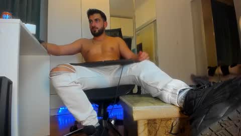 Matthew online show from October 2025 09:25:02 PM