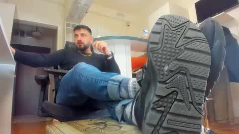 Matthew online show from November 2025 08:30:01 PM