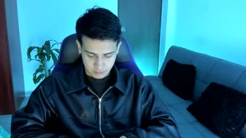 Snapshot of master_boy_1 chatting on November 2025 02:44:01 AM master_boy_1 online show from November 2025 02:44:01 AM