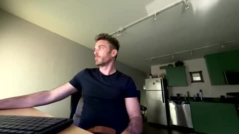 Snapshot of master_louie chatting on November 2025 07:48:02 PM muskyjockdick online show from November 2025 07:48:02 PM