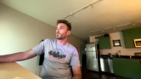 Snapshot of master_louie chatting on November 2025 08:18:01 PM muskyjockdick online show from November 2025 08:18:01 PM