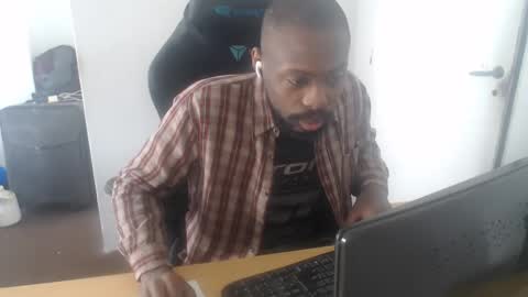 Snapshot of masterdomfuck chatting on May 2026 04:37:02 PM Masterdomfuck online show from May 2026 04:37:02 PM