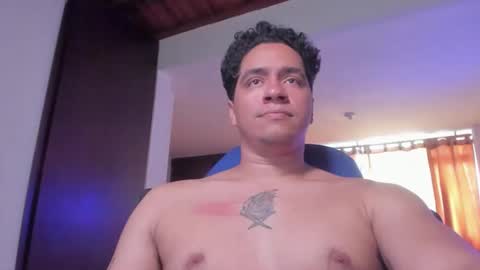 Juan Independent Model online show from October 2025 08:40:02 PM