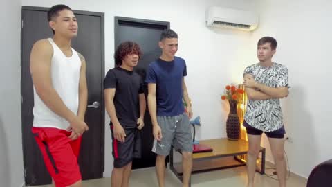 Team Cris Darwin- Fernando- Stiven- David online show from January 2025 11:48:02 AM