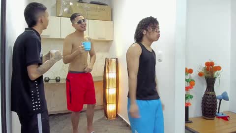 Team Cris Darwin- Fernando- Stiven- David online show from January 2025 11:33:02 AM