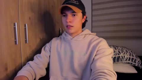 mastrangelo_x online show from October 2025 03:10:01 AM