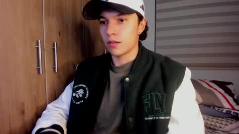 mastrangelo_x online show from December 2025 04:10:02 AM