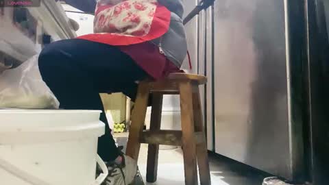 SuSu online show from November 2025 04:24:02 AM