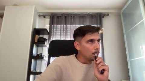 Aaron online show from October 2025 01:56:02 PM