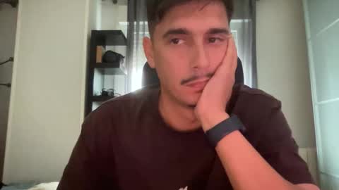 Aaron online show from October 2025 02:41:01 PM