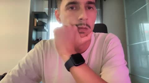 Aaron online show from October 2025 04:28:01 PM