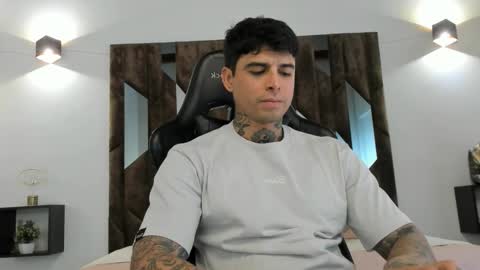 mateo_dilucajs1 online show from October 2025 07:45:02 PM