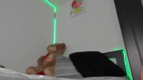 mateo_escobar online show from November 2025 02:12:02 AM