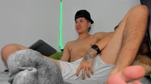 mateo_escobar online show from December 2025 01:09:02 PM