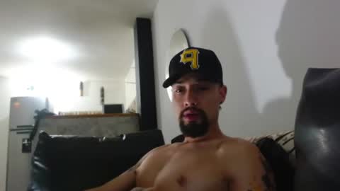 STRURIBE ON INSTAGRAM online show from December 2024 10:01:01 PM