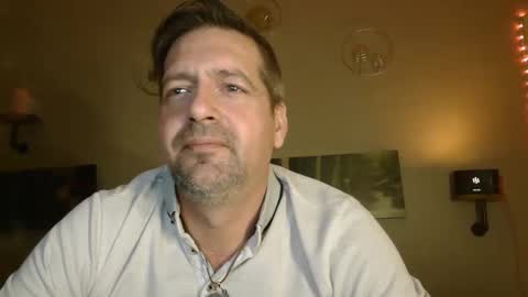 Snapshot of matrike1 chatting on December 2024 08:00:01 PM matrike1 online show from December 2024 08:00:01 PM