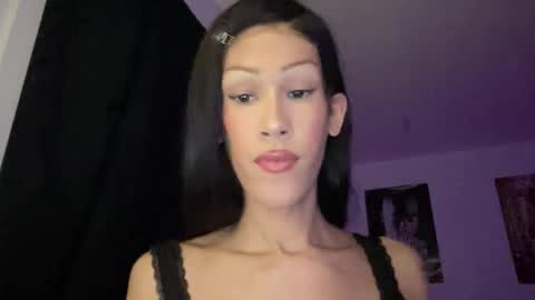 MOLLY MILLS online show from November 2025 02:55:02 AM