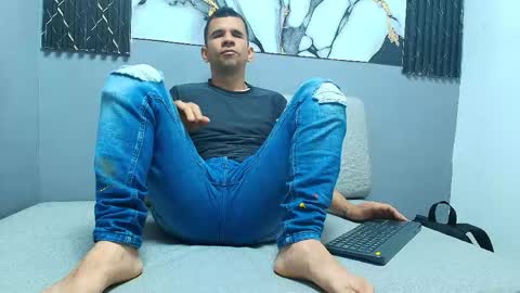 Snapshot of matthew_white2 chatting on May 2026 07:32:02 PM Matthew online show from May 2026 07:32:02 PM