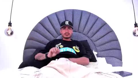 Matthew online show from November 2025 06:54:01 PM