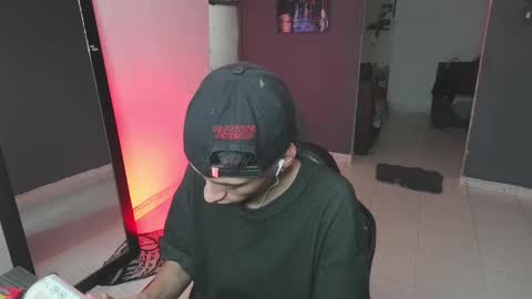 mattias     online show from February 2025 05:39:02 PM