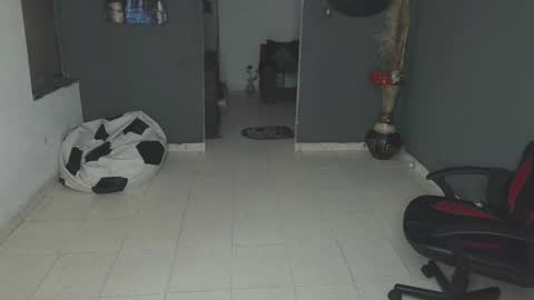 mattias     online show from February 2025 03:58:02 PM